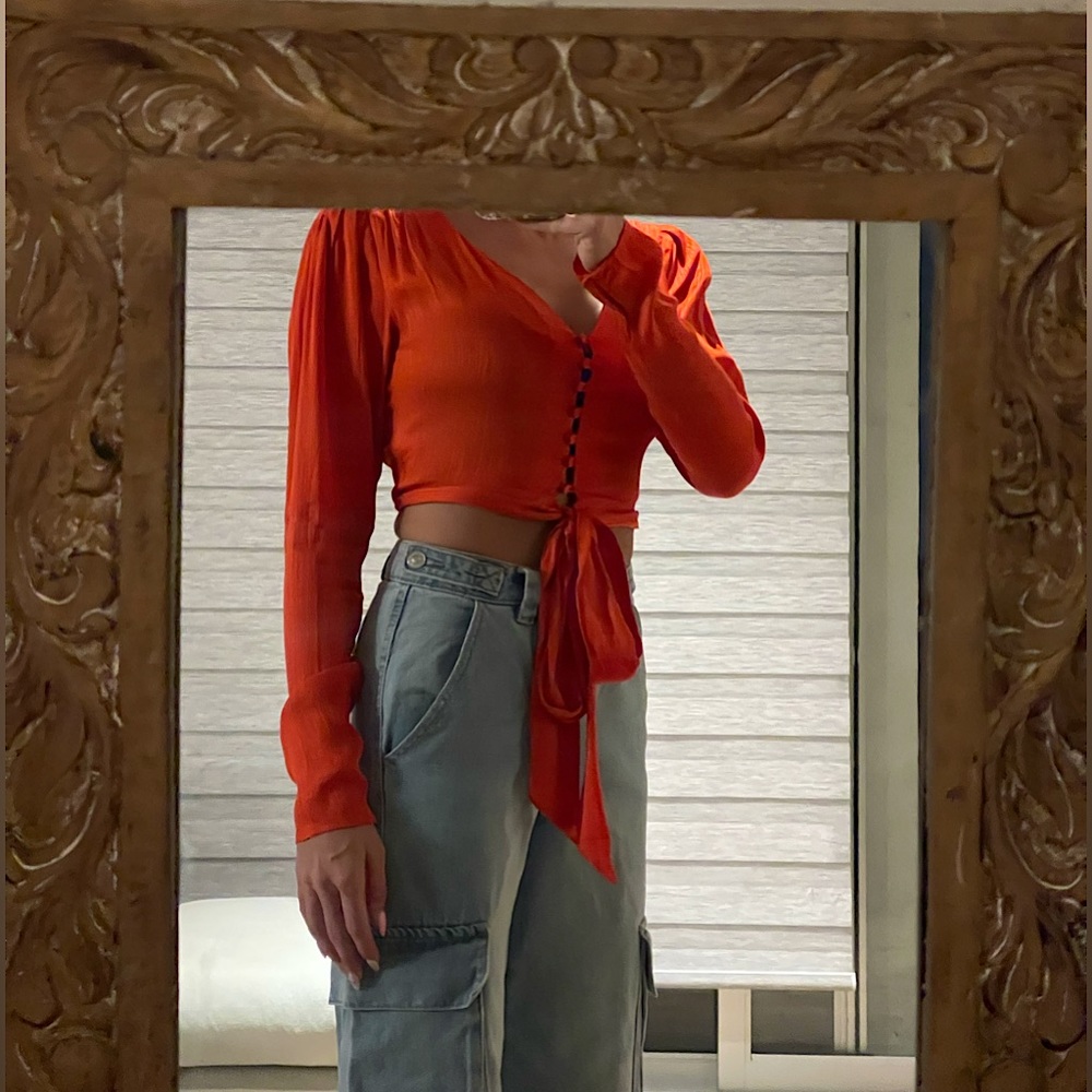 Blue Life - NWT - Perfect Fall Color! Long Sleeve Crop